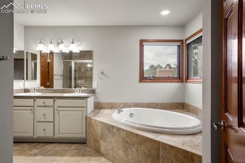 Image 15 of 29: Bathroom