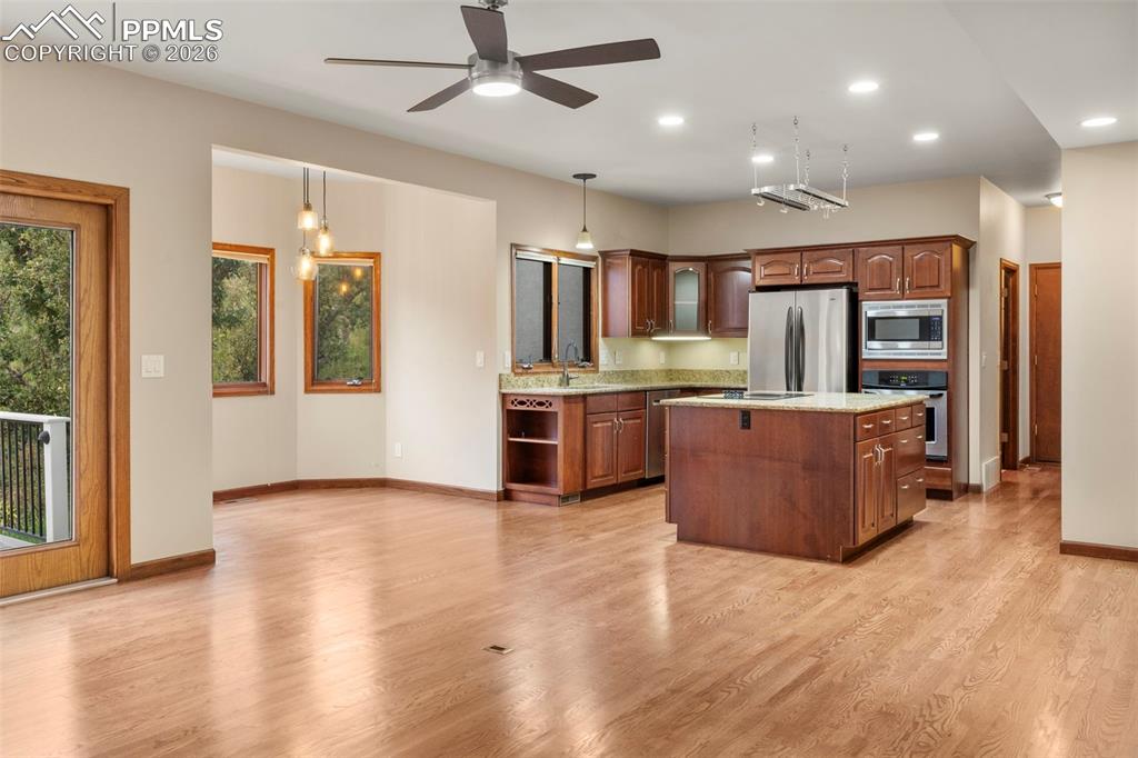 Image 3 of 29: Kitchen