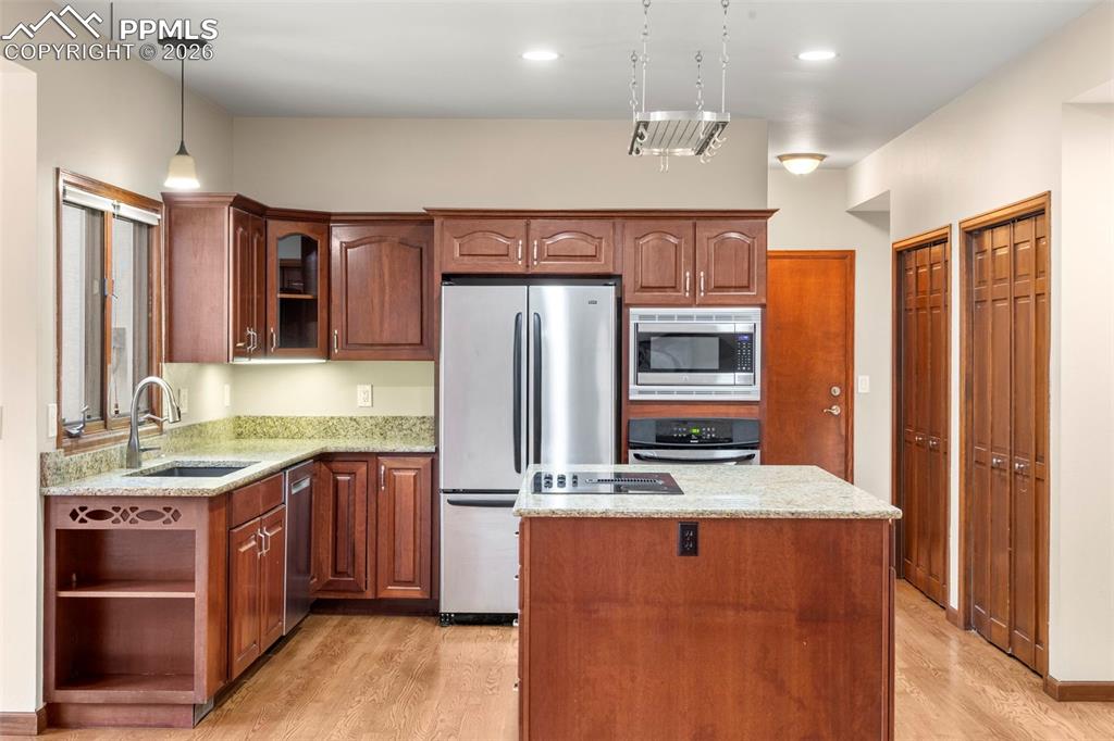 Image 4 of 29: Kitchen