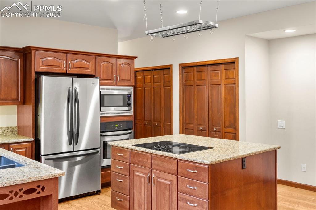 Image 6 of 29: Kitchen