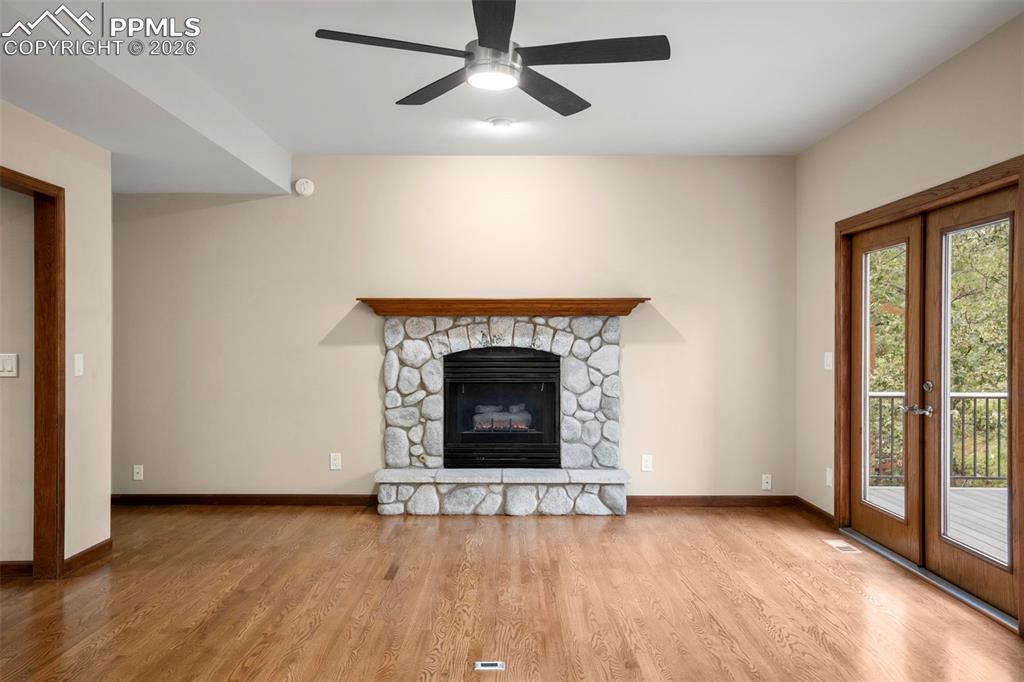 Image 9 of 29: Living Room