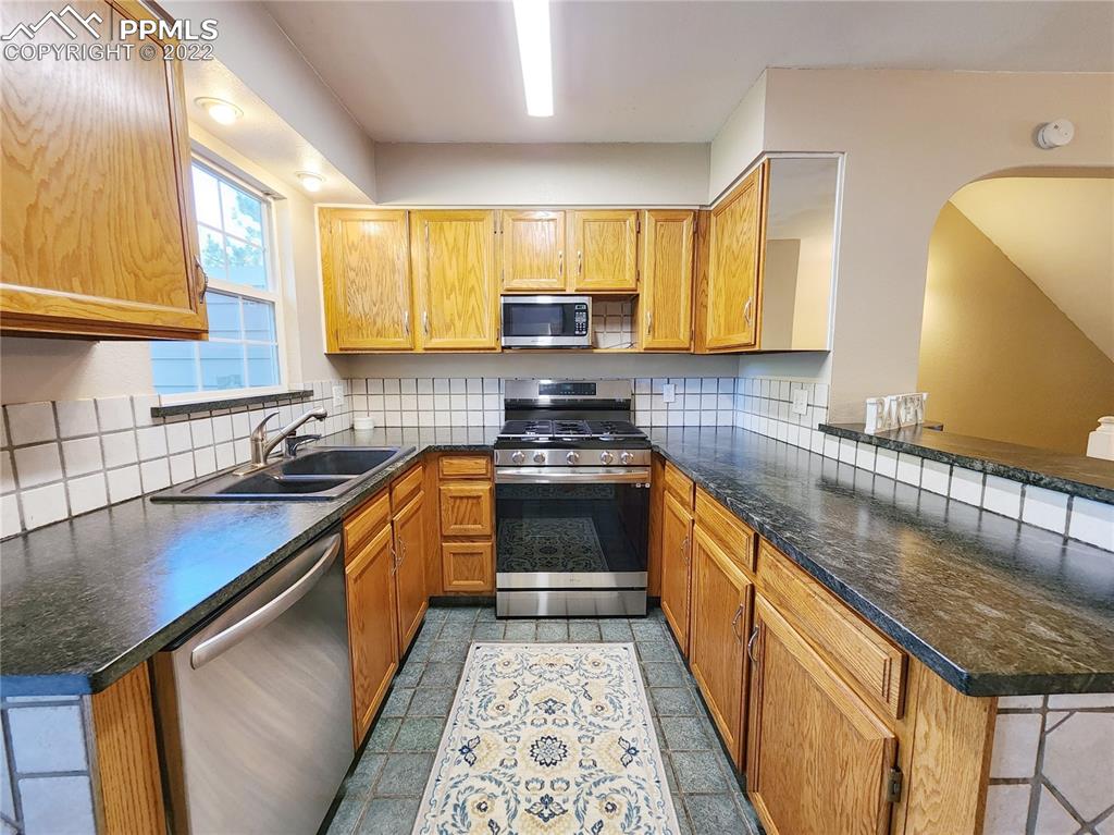 Listing 9308848, Image 9 of 37