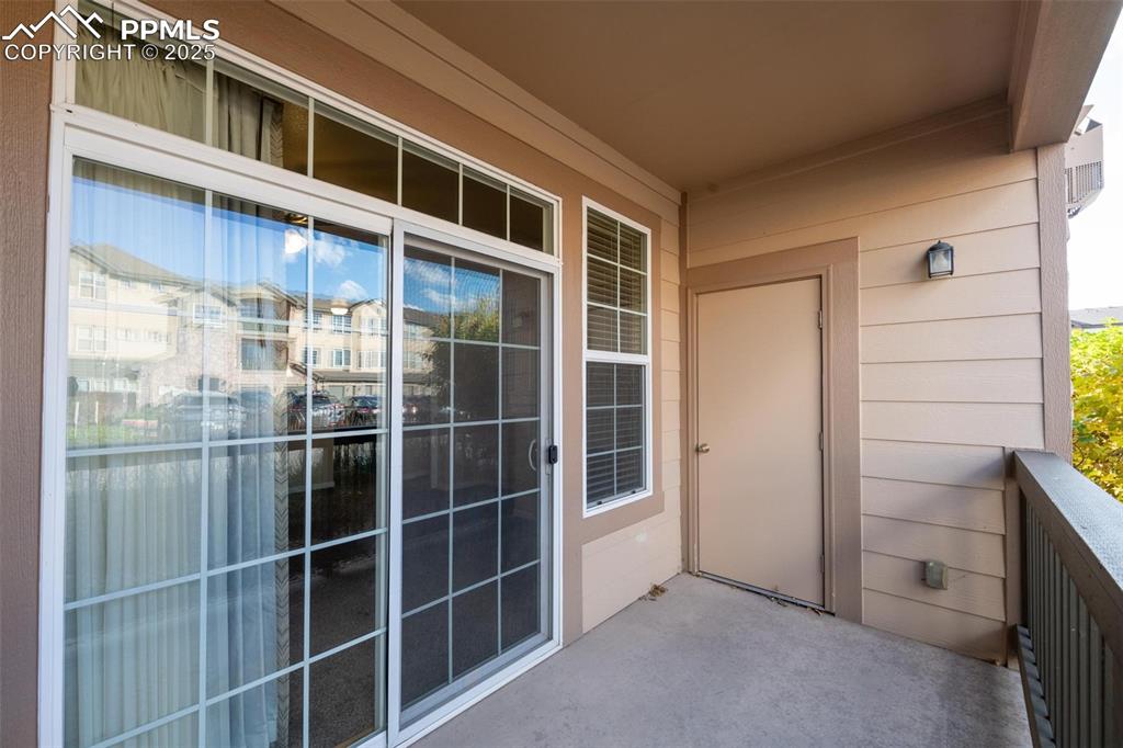 Image 22 of 31: Balcony