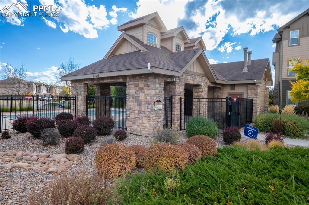 Image 28 of 31: Side of Structure