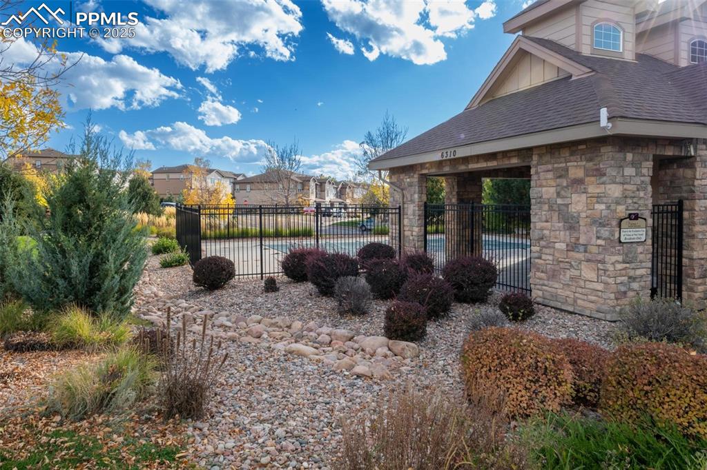 Image 29 of 31: Yard