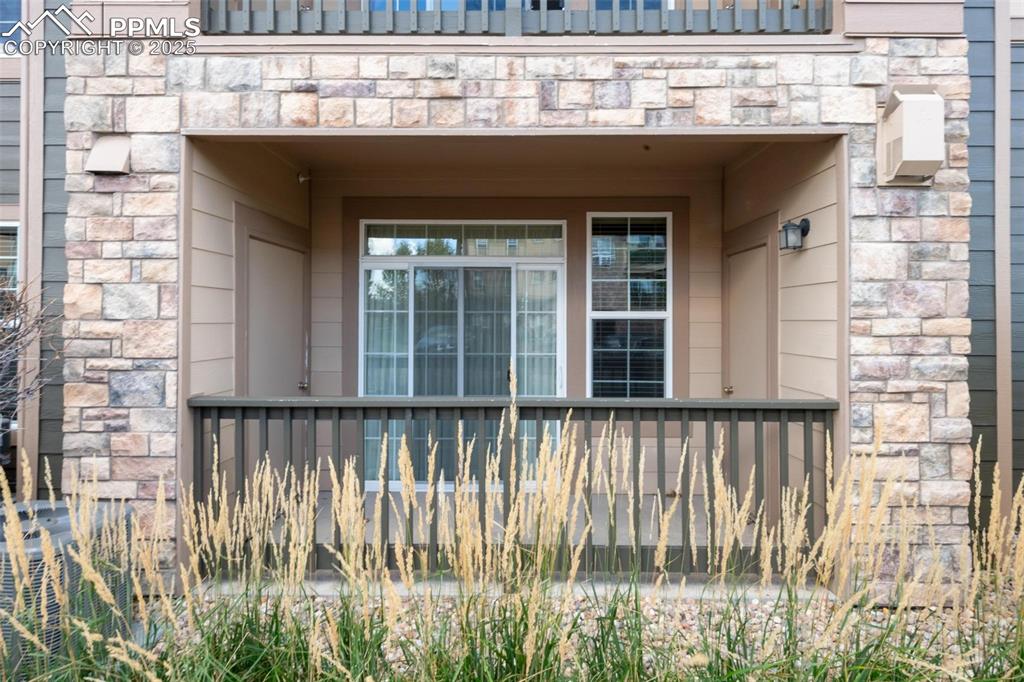 Image 3 of 31: Entry