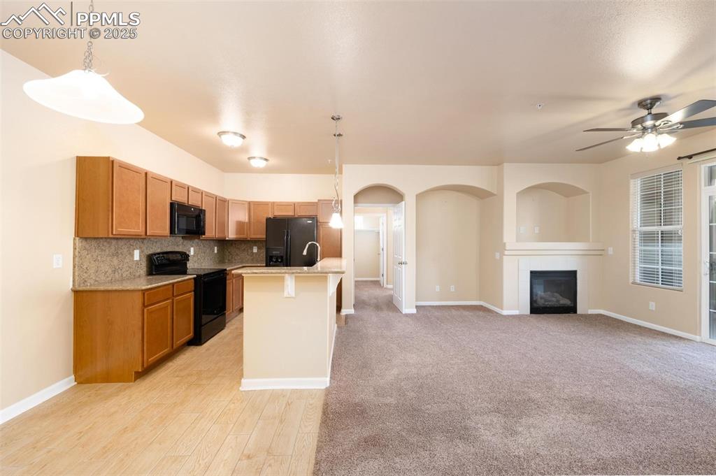 Image 5 of 31: Kitchen