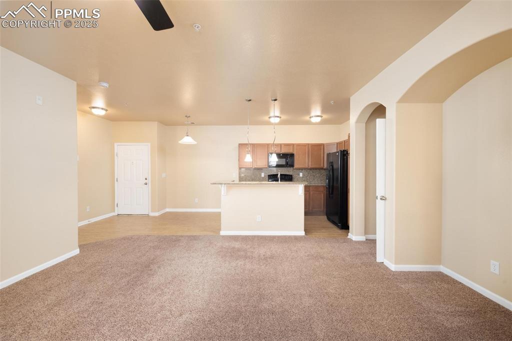 Image 9 of 31: Kitchen