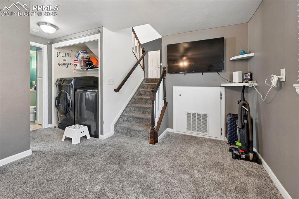 Image 14 of 32: Living Room