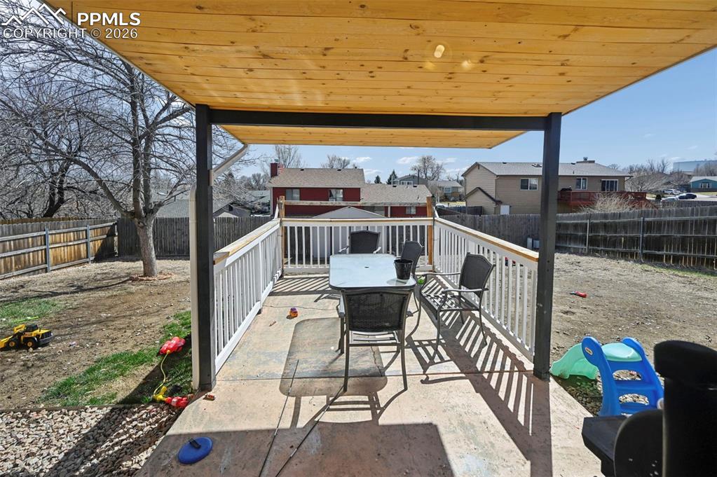 Image 19 of 32: Patio