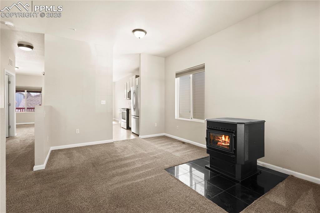 Image 5 of 32: Living Room