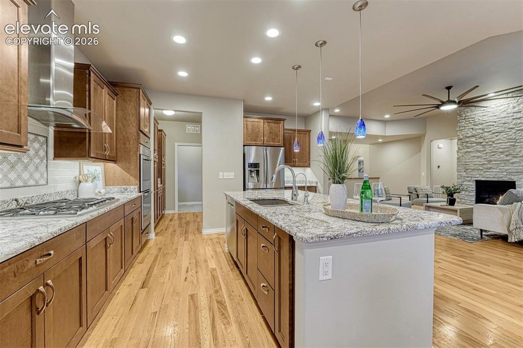 Image 12 of 29: Kitchen