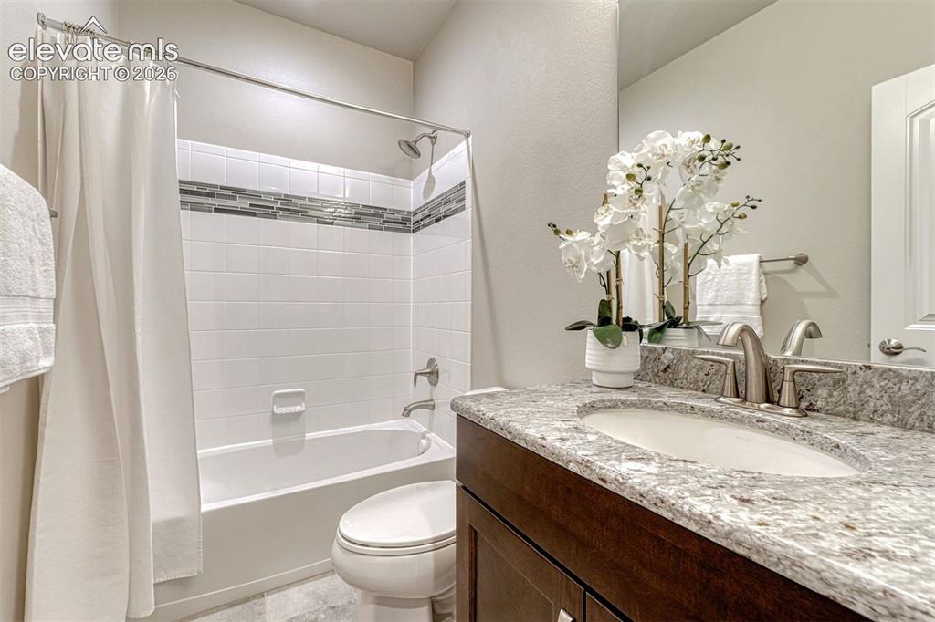 Image 17 of 29: Bathroom
