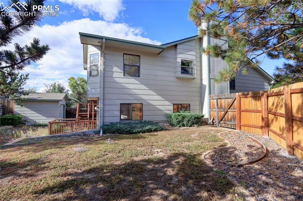 Image 27 of 29: Back of Structure