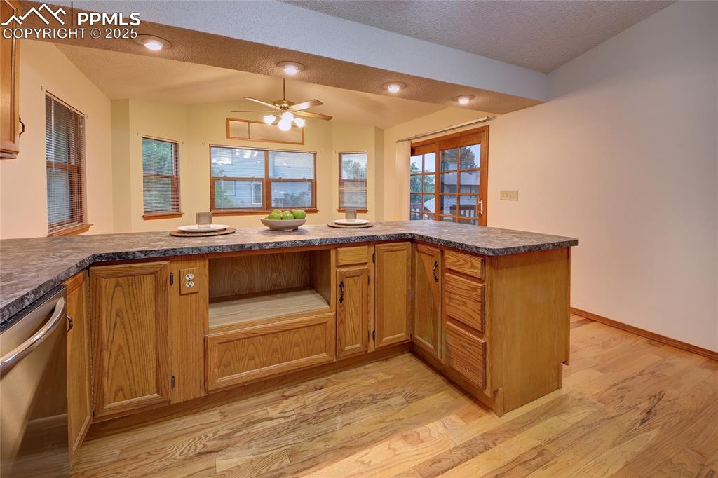 Image 9 of 29: Kitchen