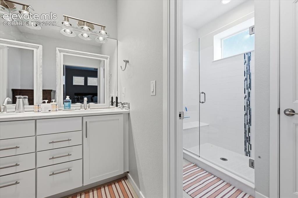 Image 19 of 22: Bathroom