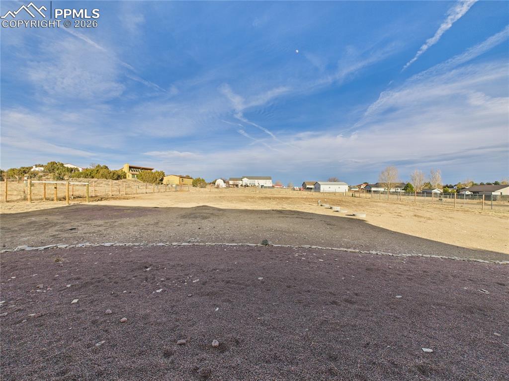 Image 40 of 40: Yard