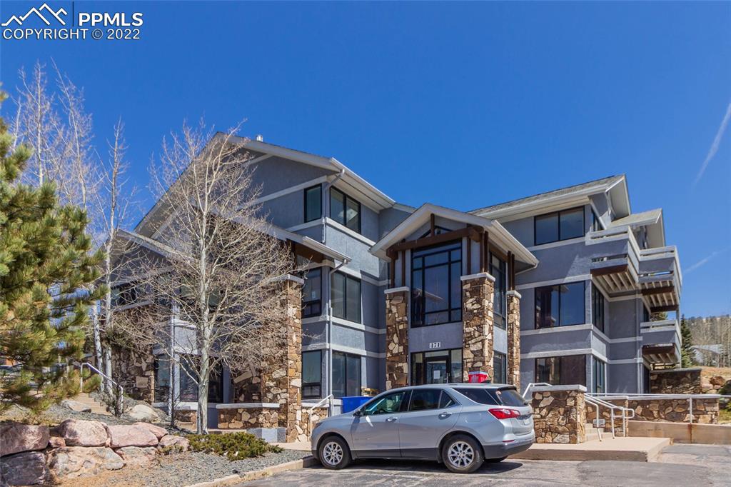 Listing 9314846, Image 3 of 13
