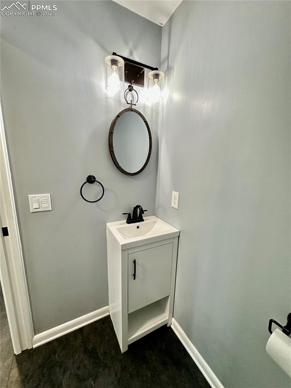 Image 9 of 17: Bathroom