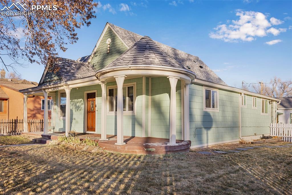 Image 5 of 27: Front of Structure