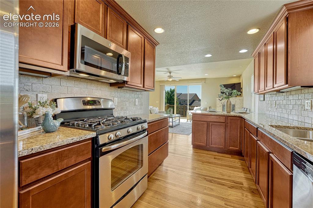 Image 3 of 39: Kitchen