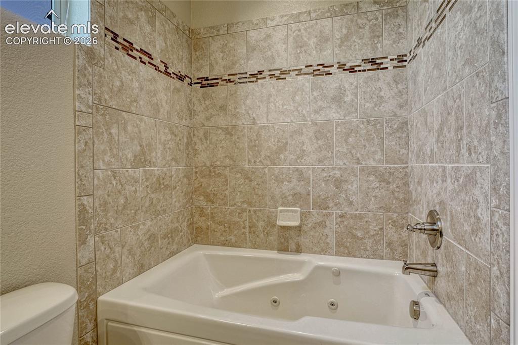 Image 30 of 39: Bathroom