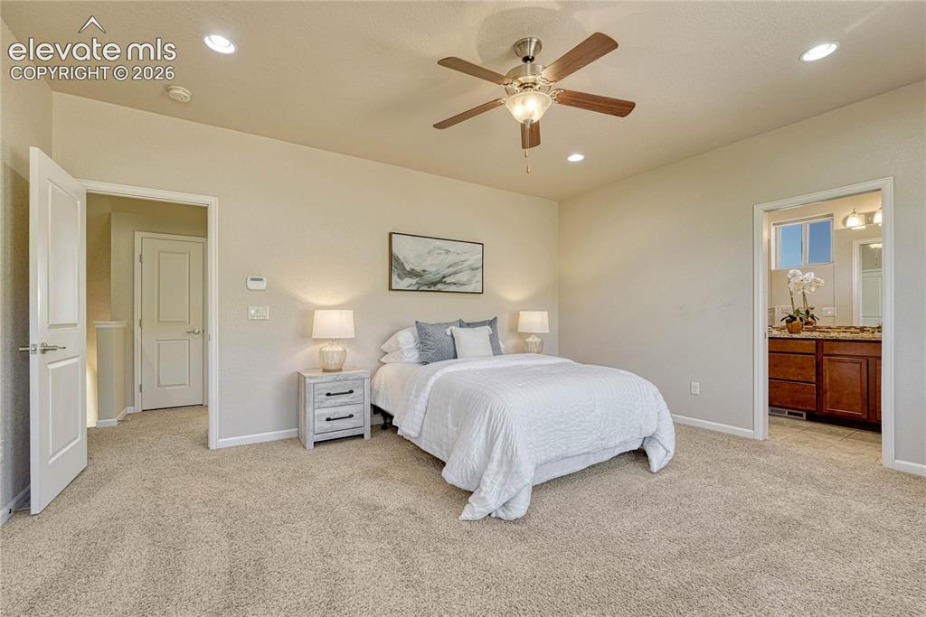 Image 5 of 39: Bedroom