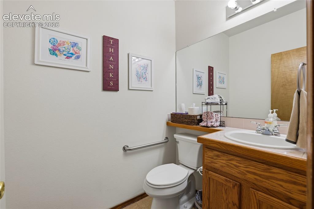 Image 16 of 42: Powder Room