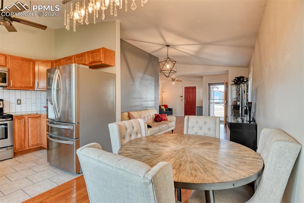 Image 13 of 41: Dining Area