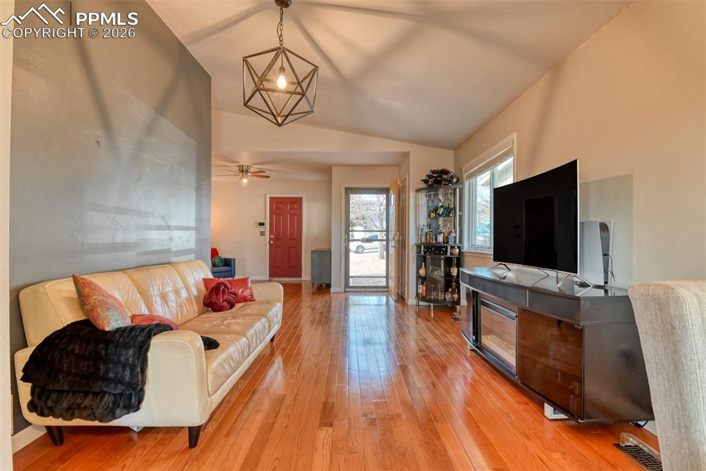 Image 19 of 41: Living Room