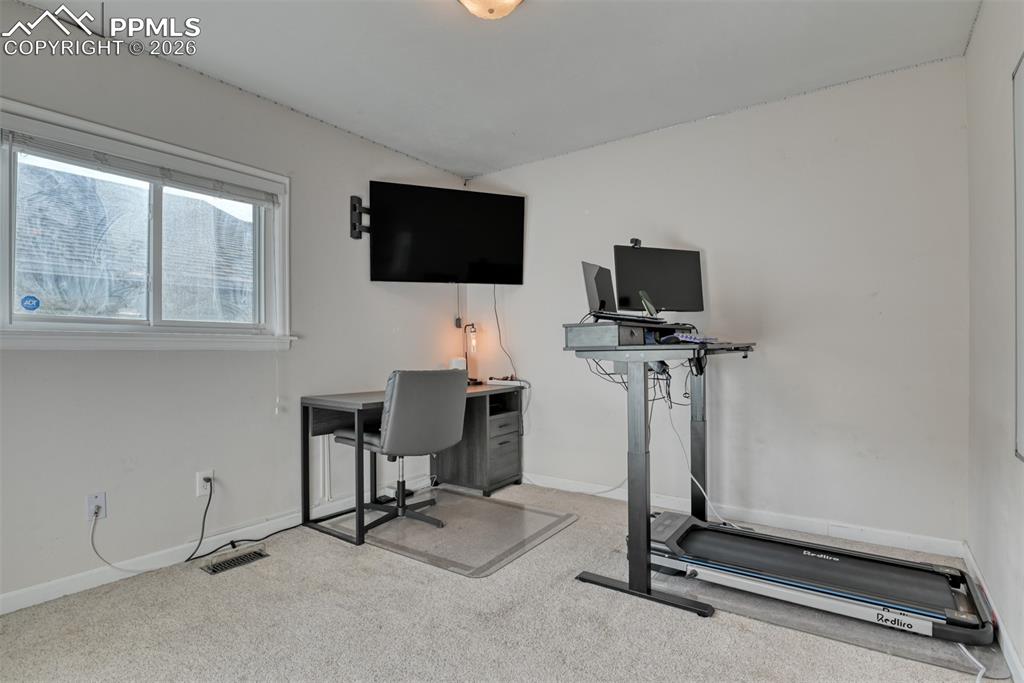 Image 32 of 41: Exercise Room