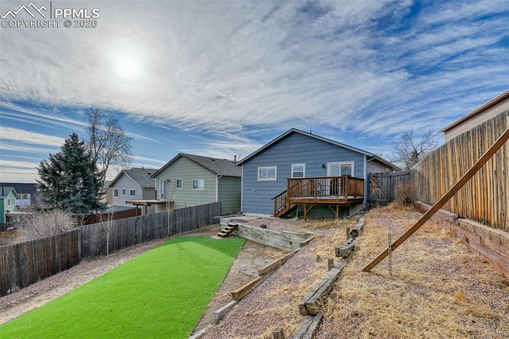 Image 39 of 41: Back of Structure