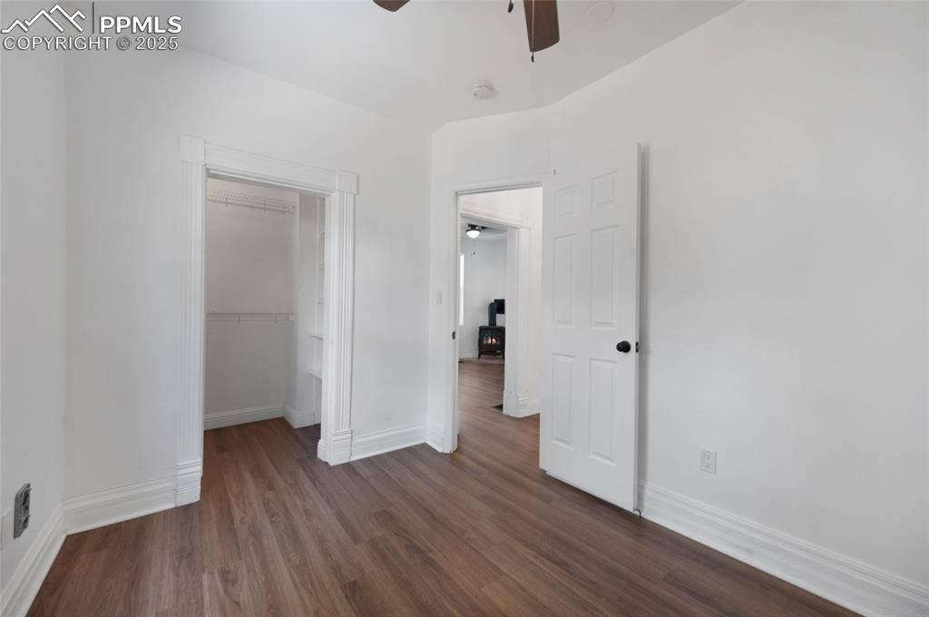 Image 18 of 31: Bedroom