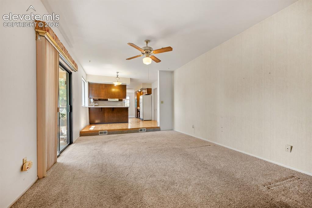 Image 18 of 50: Living Room