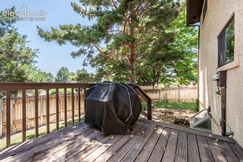 Image 48 of 50: Deck