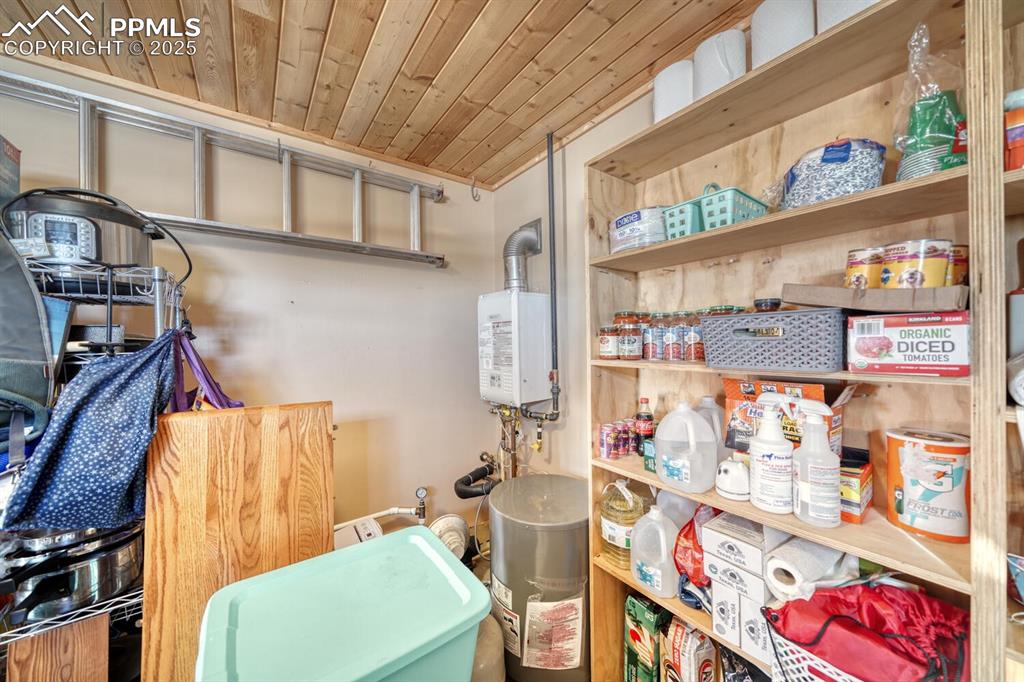 Image 36 of 50: Storage