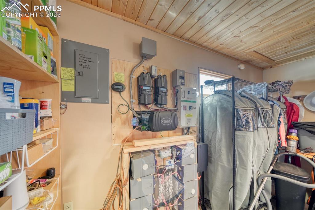 Image 37 of 50: Storage