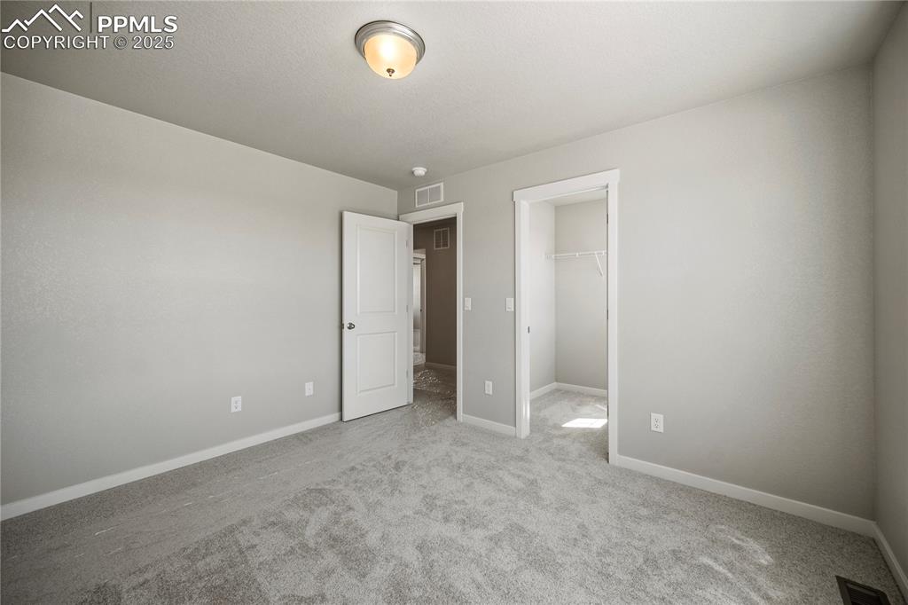 Image 19 of 35: Bedroom