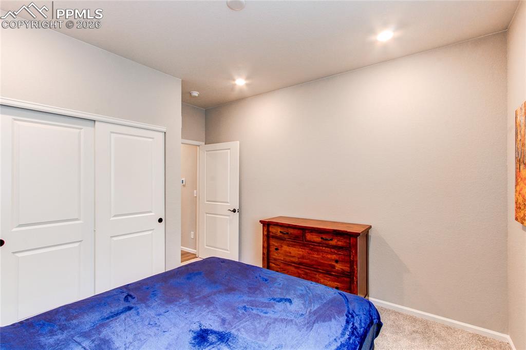 Image 24 of 31: Bedroom