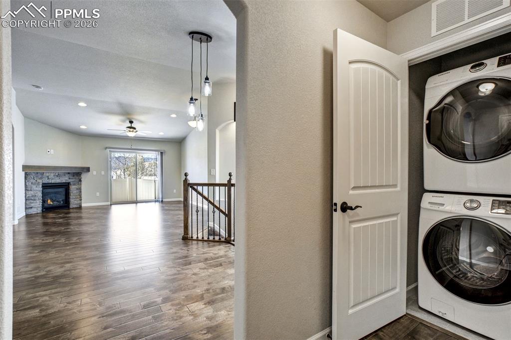 Image 28 of 50: Laundry