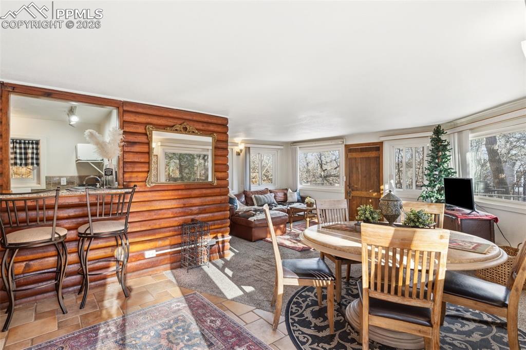 Image 36 of 49: Dining Area