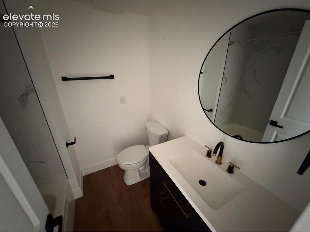 Image 12 of 20: Bathroom