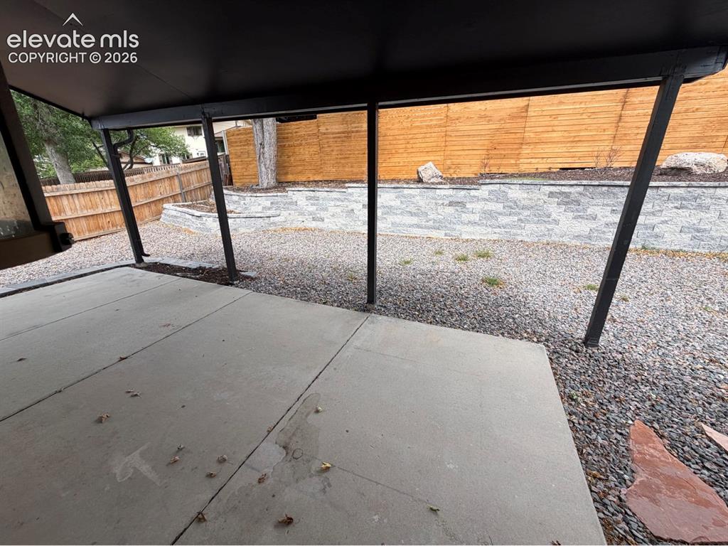 Image 15 of 20: Patio