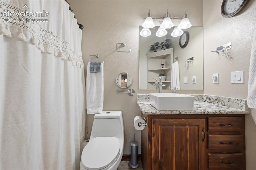Image 15 of 23: Bathroom