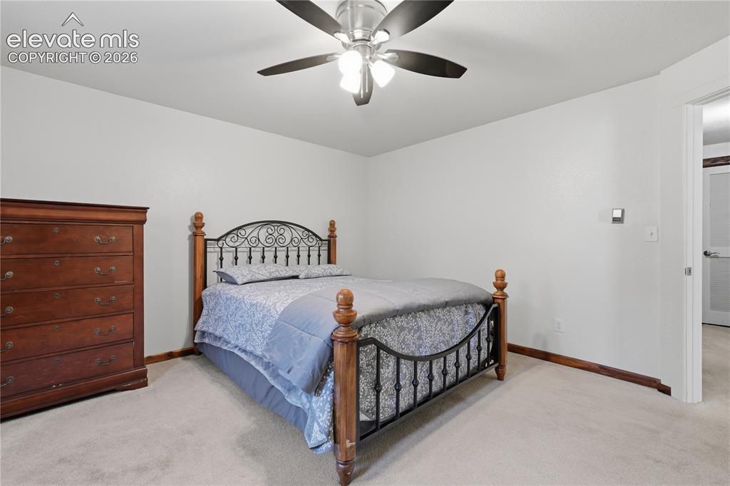 Image 20 of 23: Bedroom