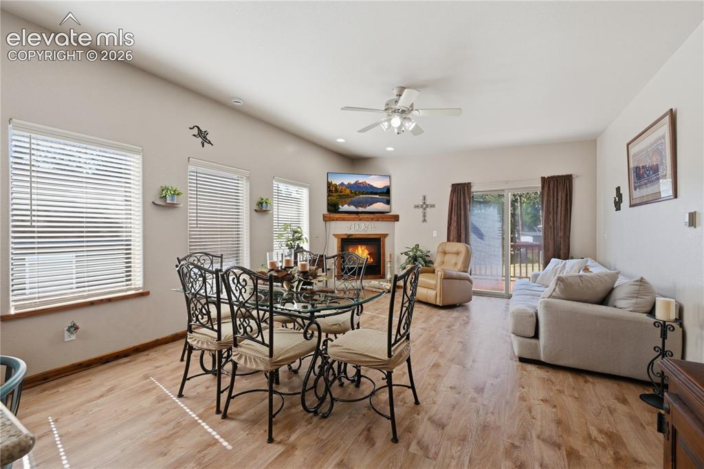Image 7 of 23: Dining Area
