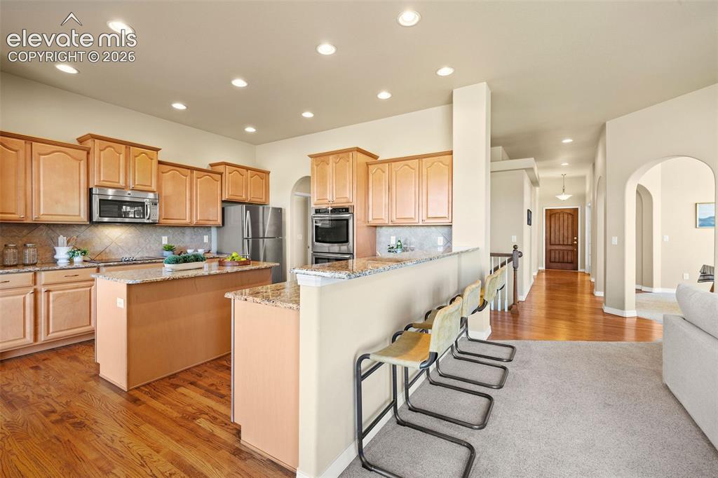 Image 11 of 45: Kitchen