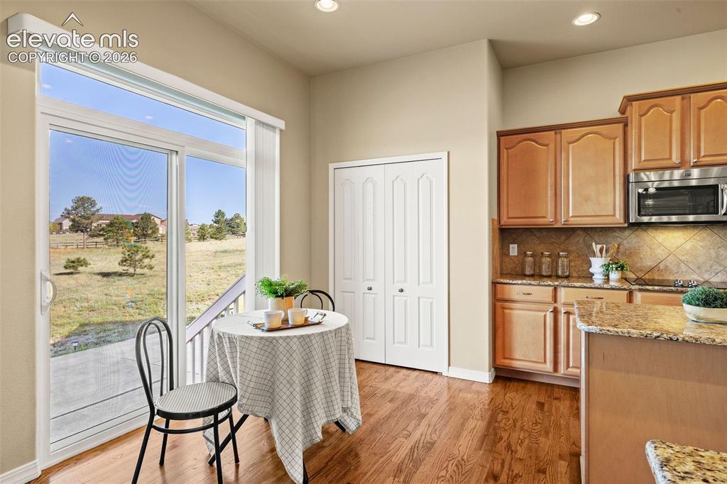 Image 12 of 45: Kitchen