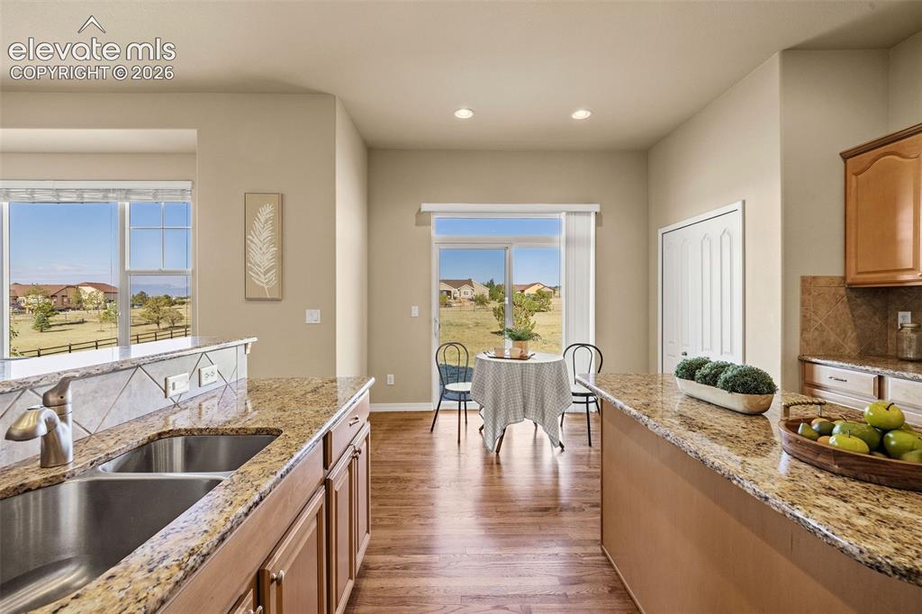 Image 14 of 45: Kitchen