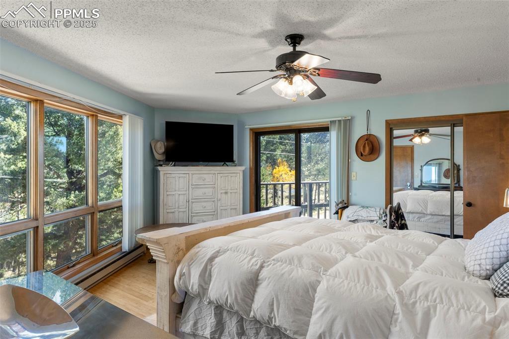 Image 17 of 22: Bedroom